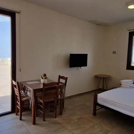 Daniel'S Apartments Paphos Exterior photo